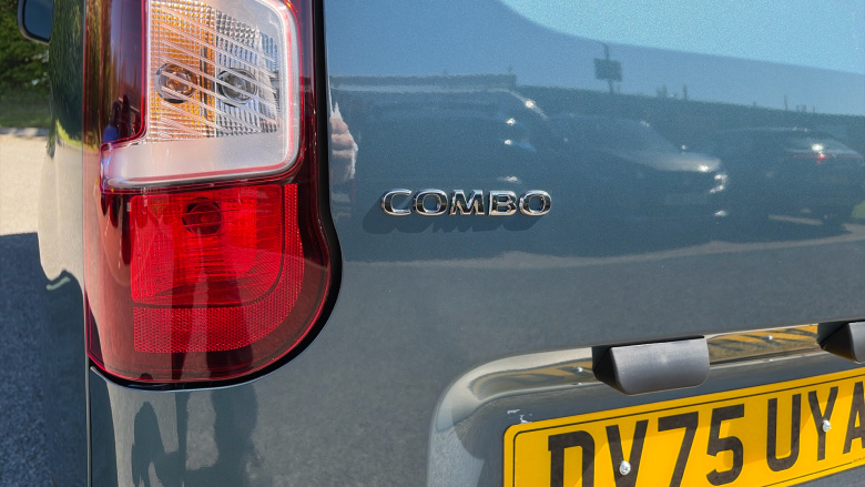Vauxhall Combo Cargo Combo Diesel 1.5 Turbo D 100ps Prime Plus H1 Van